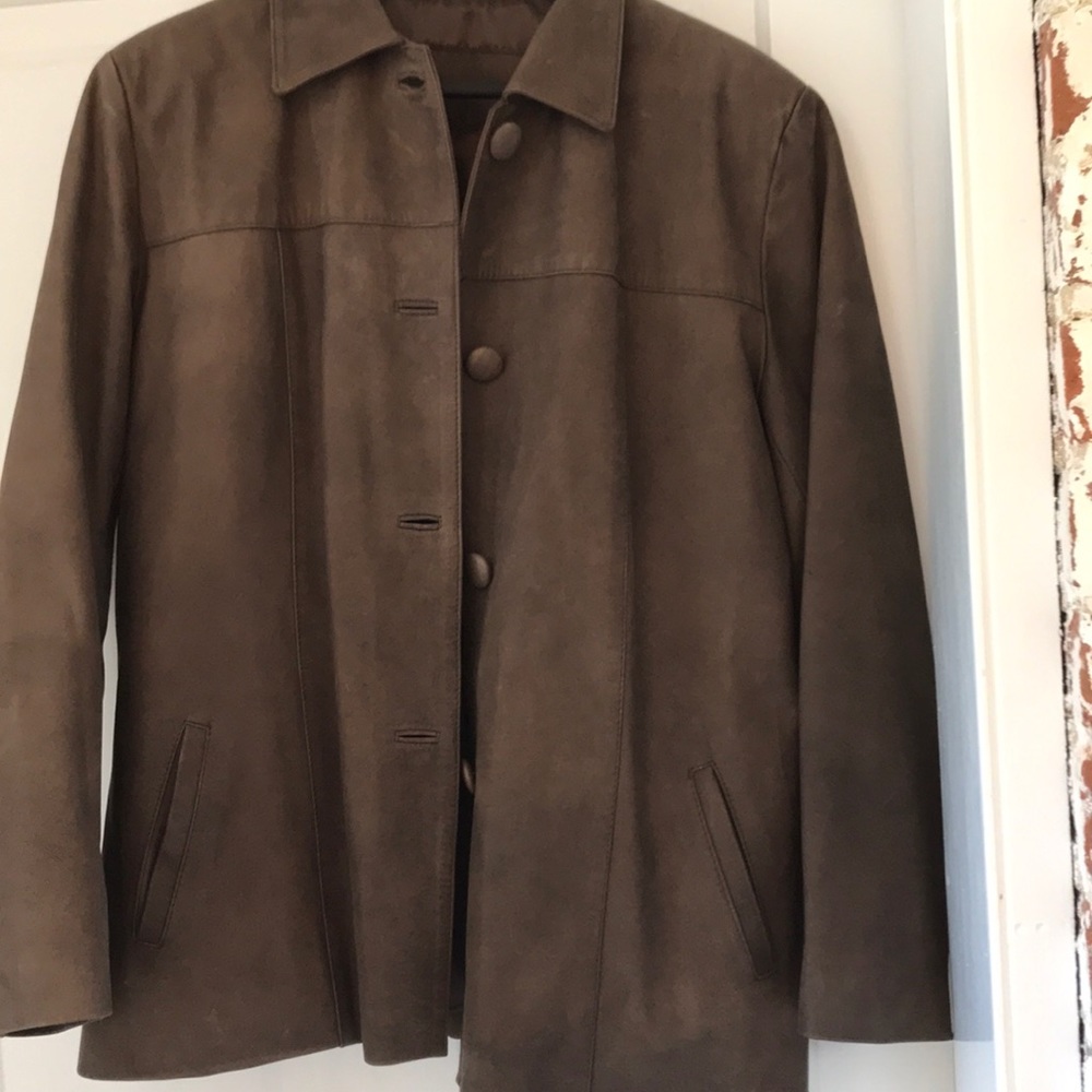 Women’s brown sporty leather jacket